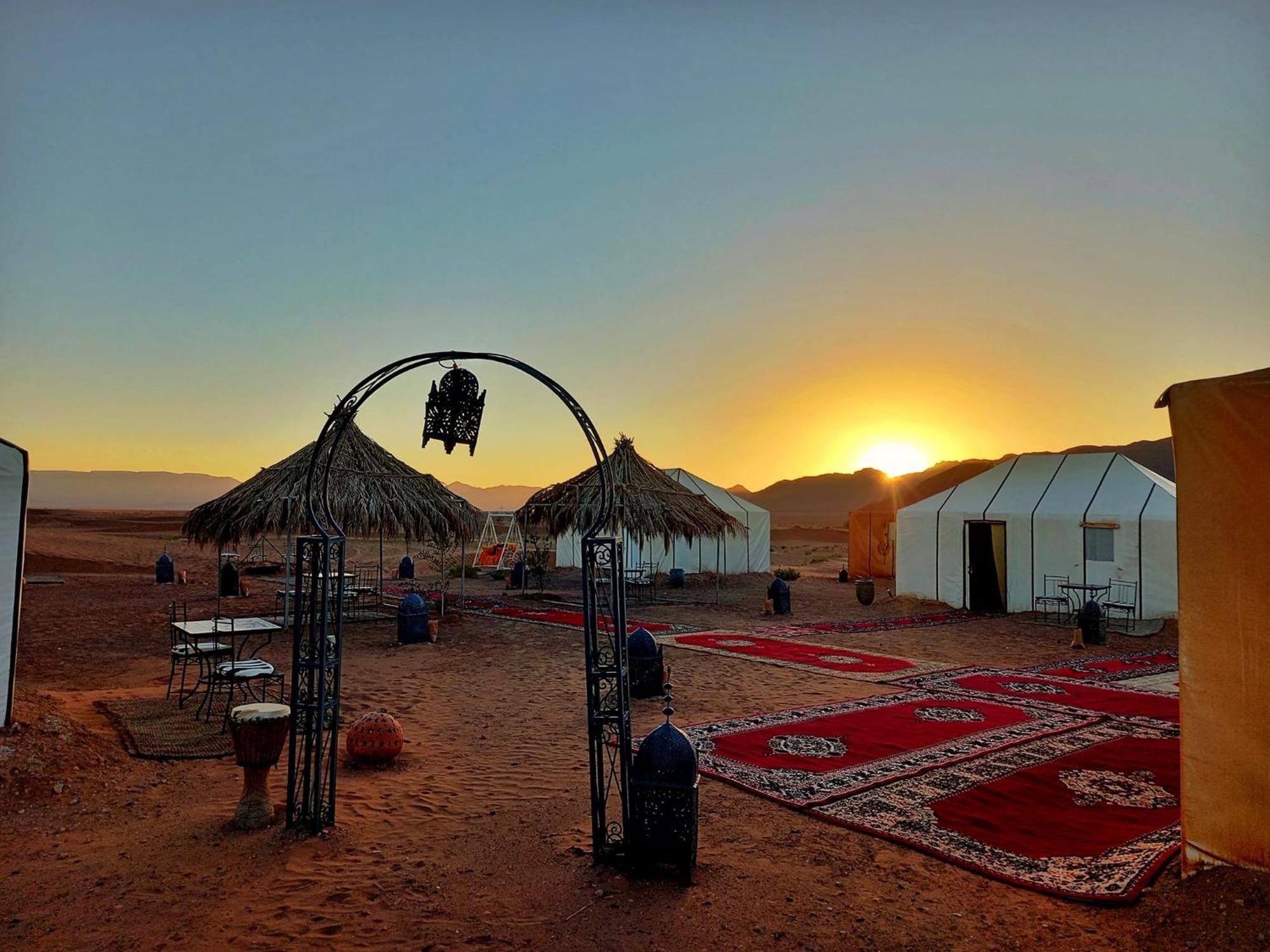 Khamlia Luxury Desert Camp เมอร์ซูกา ภายนอก รูปภาพ