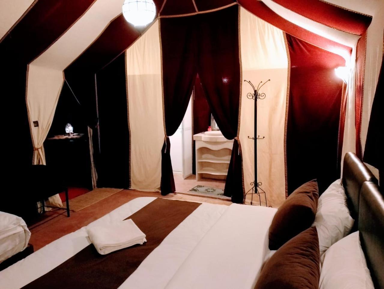Khamlia Luxury Desert Camp เมอร์ซูกา ภายนอก รูปภาพ