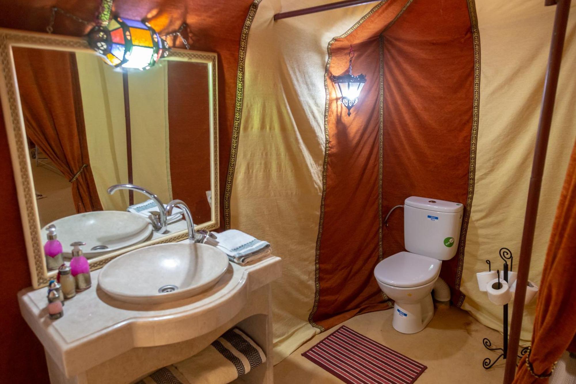 Khamlia Luxury Desert Camp เมอร์ซูกา ภายนอก รูปภาพ